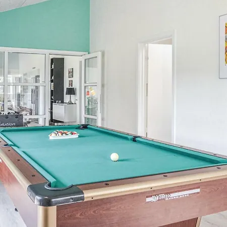 Five-bedroom In *