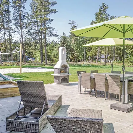 بيت للعطل Five-bedroom In
