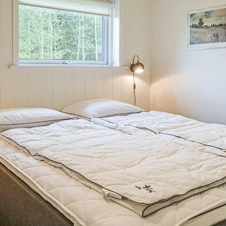5 Bedroom Amazing In Holiday home