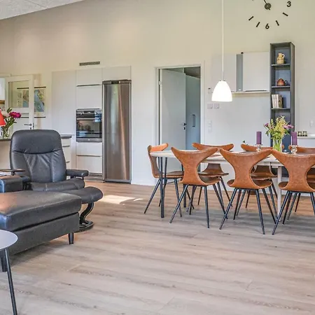 5 Bedroom Amazing In * Blavand